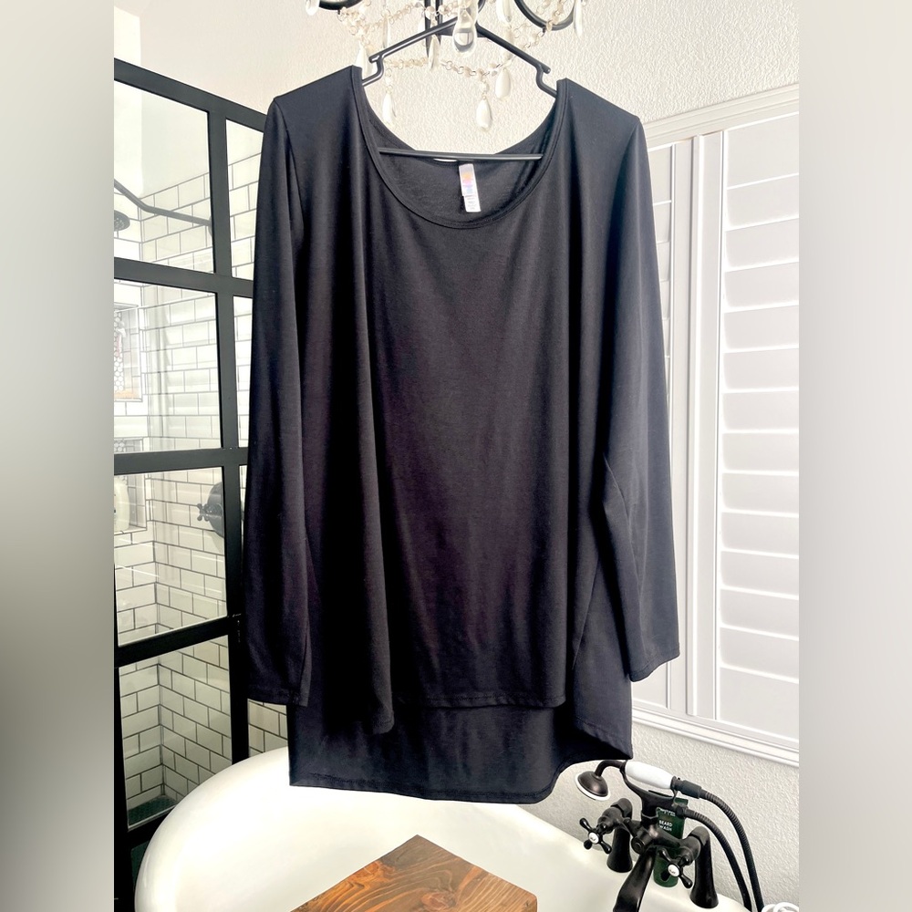 Luluroe Lynnae Long Sleeve Top 2XL Unicorn Black